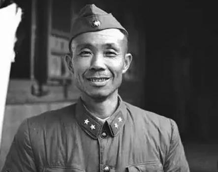 这位永新开国少将名叫“龙潜”，却处处争先，堪称“飞龙在天”