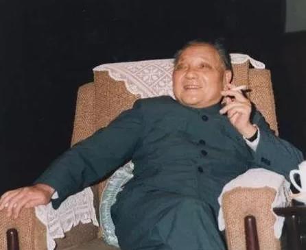 邓小平不光推掉过元帅军衔，还推掉过“一级上将”军衔