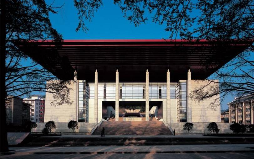 井冈山用“三张牌”发挥红色教育培训模范带头作用