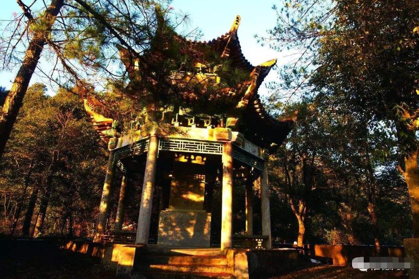 梧风洞死难烈士纪念碑