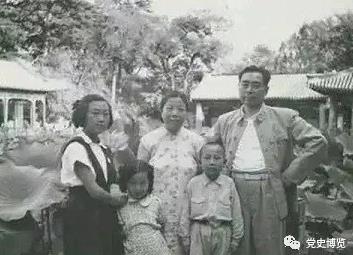 周恩来红色家风的几个侧影
