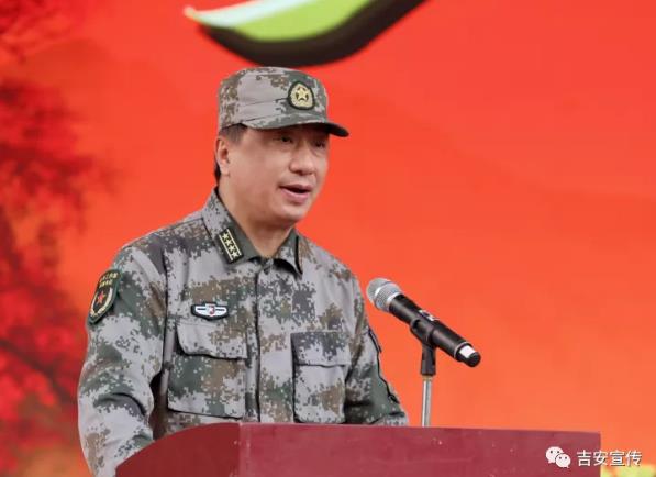 导演杨虎介绍电影有关情况