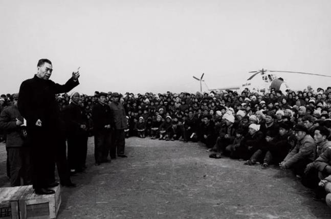 周恩来在邢台地震后的日日夜夜