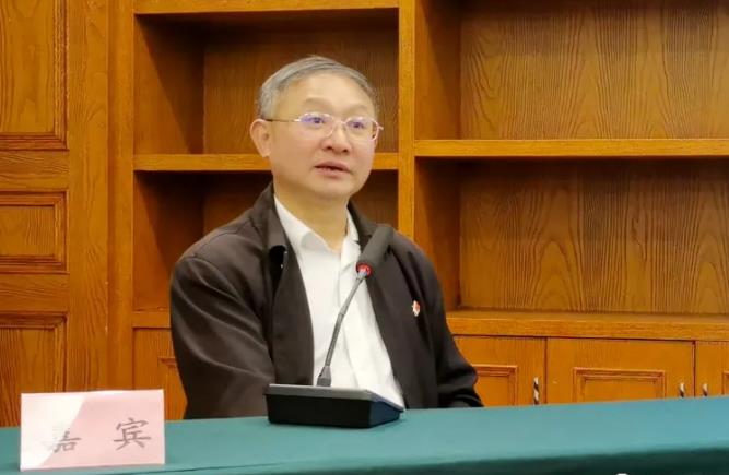 近距离与红军后代的互动交流