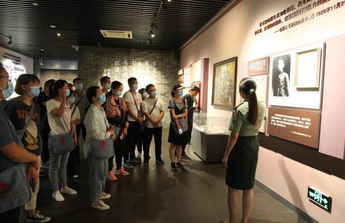 学员参观井冈山博物馆