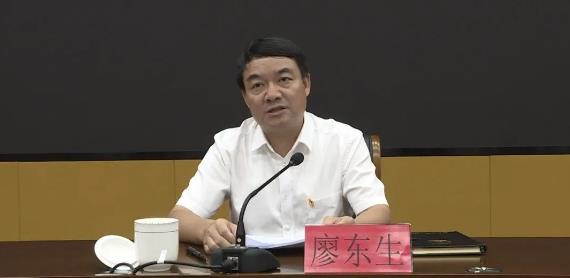 井冈山管理局局长、井冈山市市长廖东生