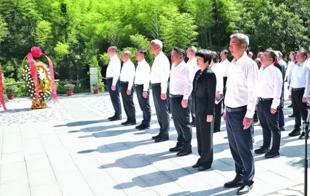 铭记历史，致敬英魂：井冈山神山村革命烈士纪念碑荣耀揭幕