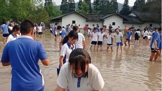 <a href=http://www.mzcmez.cn/ target=_blank class=infotextkey>井冈山红色教育</a>适合小学生吗