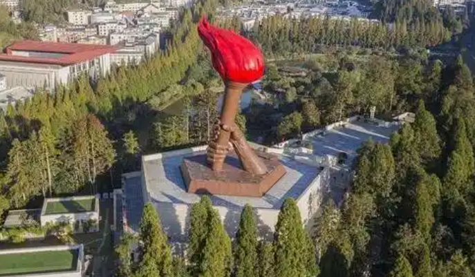 <a href=http://www.mzcmez.cn/ target=_blank class=infotextkey>井冈山红色教育</a>培训基地怎么选