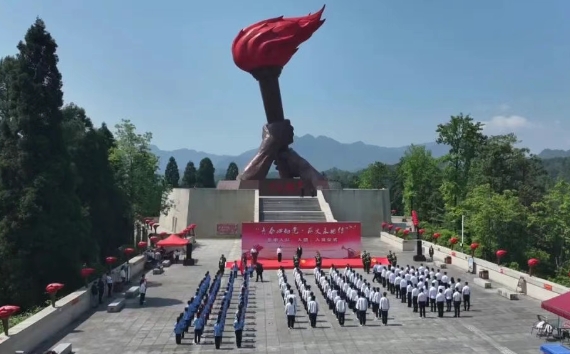 井冈山举办“青春心向党 薪火永相传”集中入队、入团、入党暨“井冈星火——同上一堂大思政课”主题活动