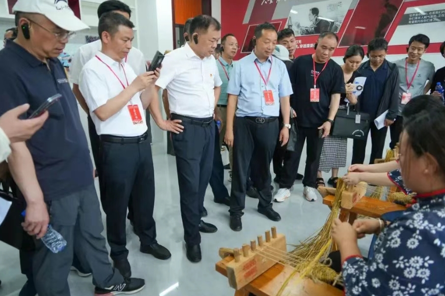 思政课上新：当红色基因遇上科技赋能