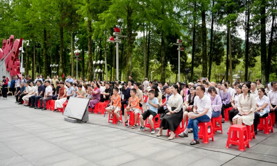 井冈山举办“踏寻红色足迹·拥抱绿色井冈”红色沙龙活动