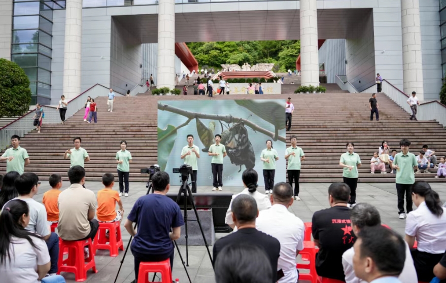 井冈山举办“踏寻红色足迹·拥抱绿色井冈”红色沙龙活动