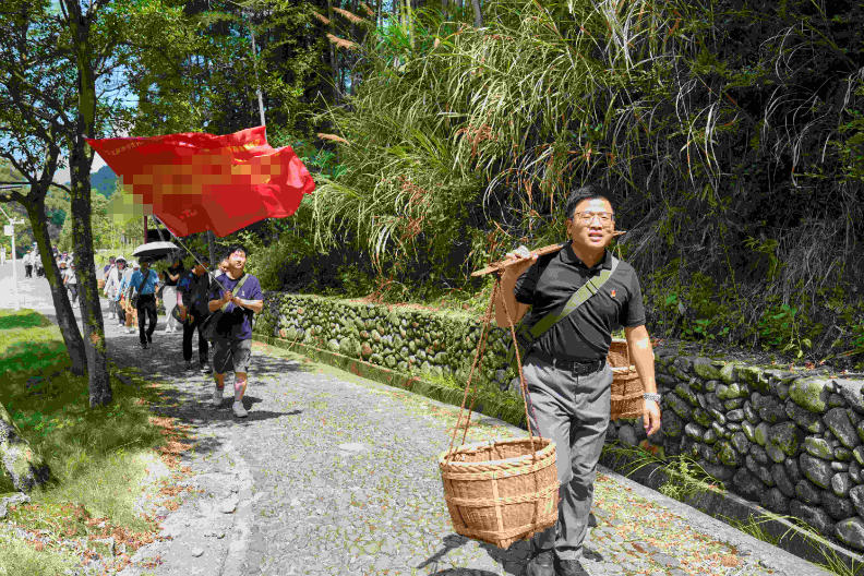 井冈山重走挑粮小道的意义和目的是什么